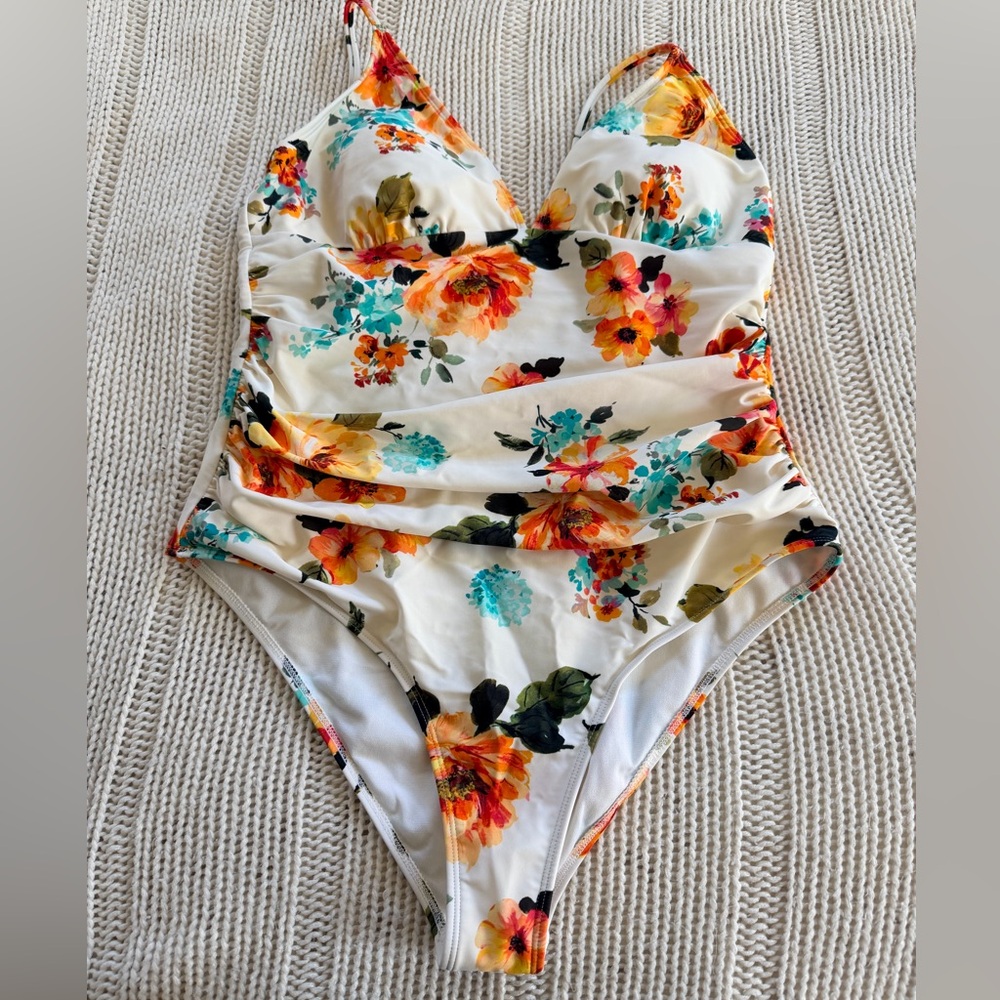 Cupshe Floral One Piece Swimsuit.